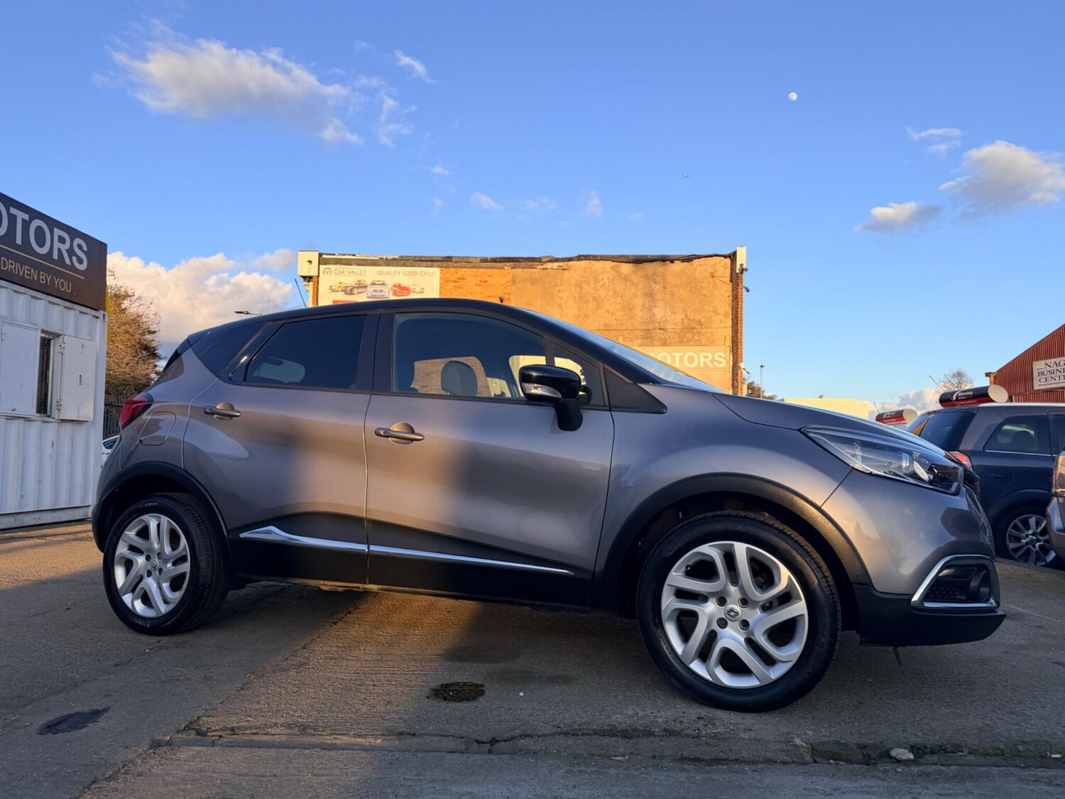Used Renault Captur for sale - 77723544: Photo 8