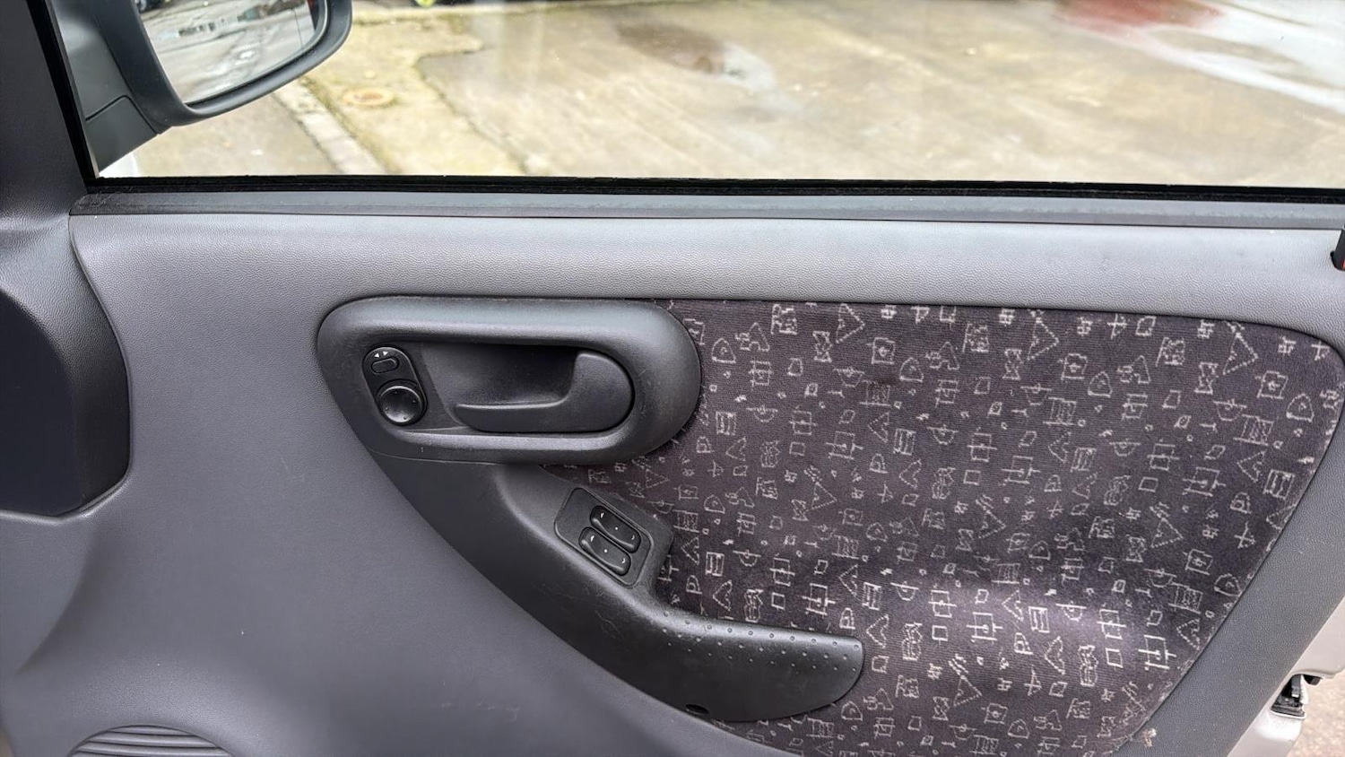 Used Vauxhall Corsa 2001 for sale - 77525127: Photo 22