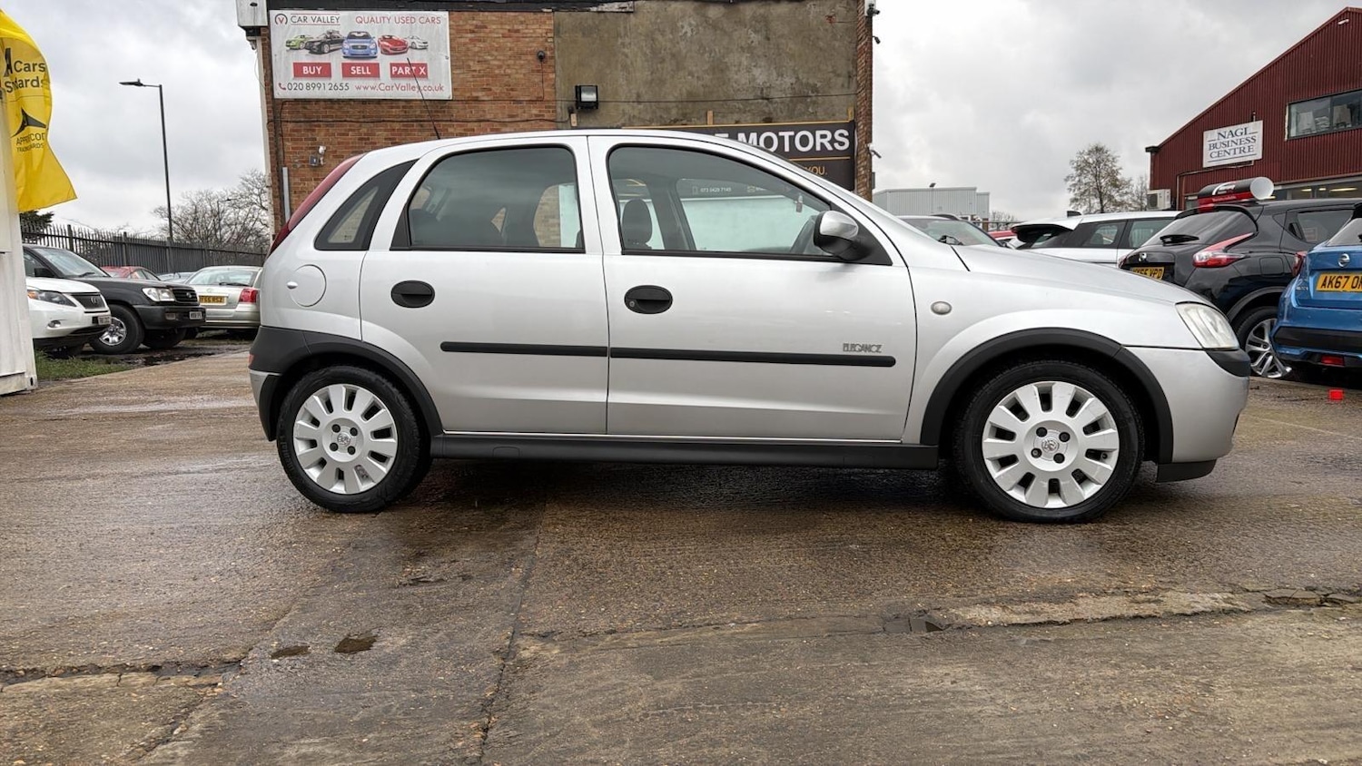 Used Vauxhall Corsa 2001 for sale - 77525127: Photo 4