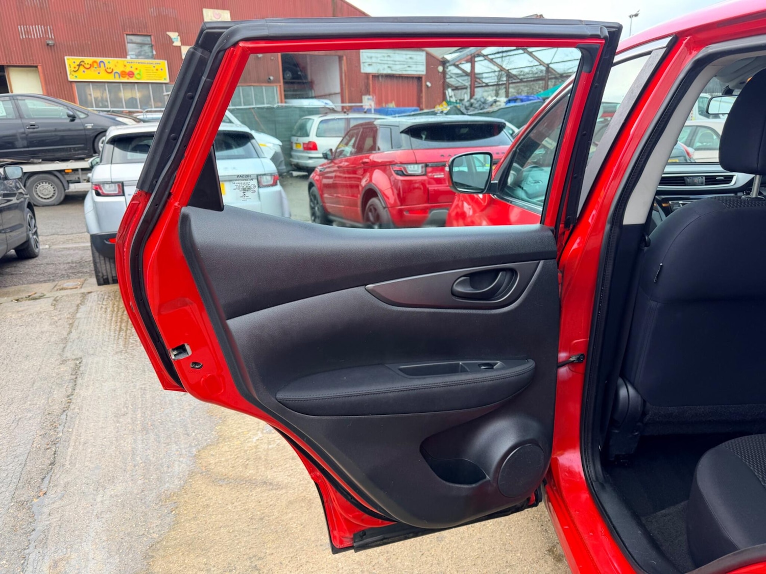 Used Nissan Qashqai 2014 for sale - 77387654: Photo 32