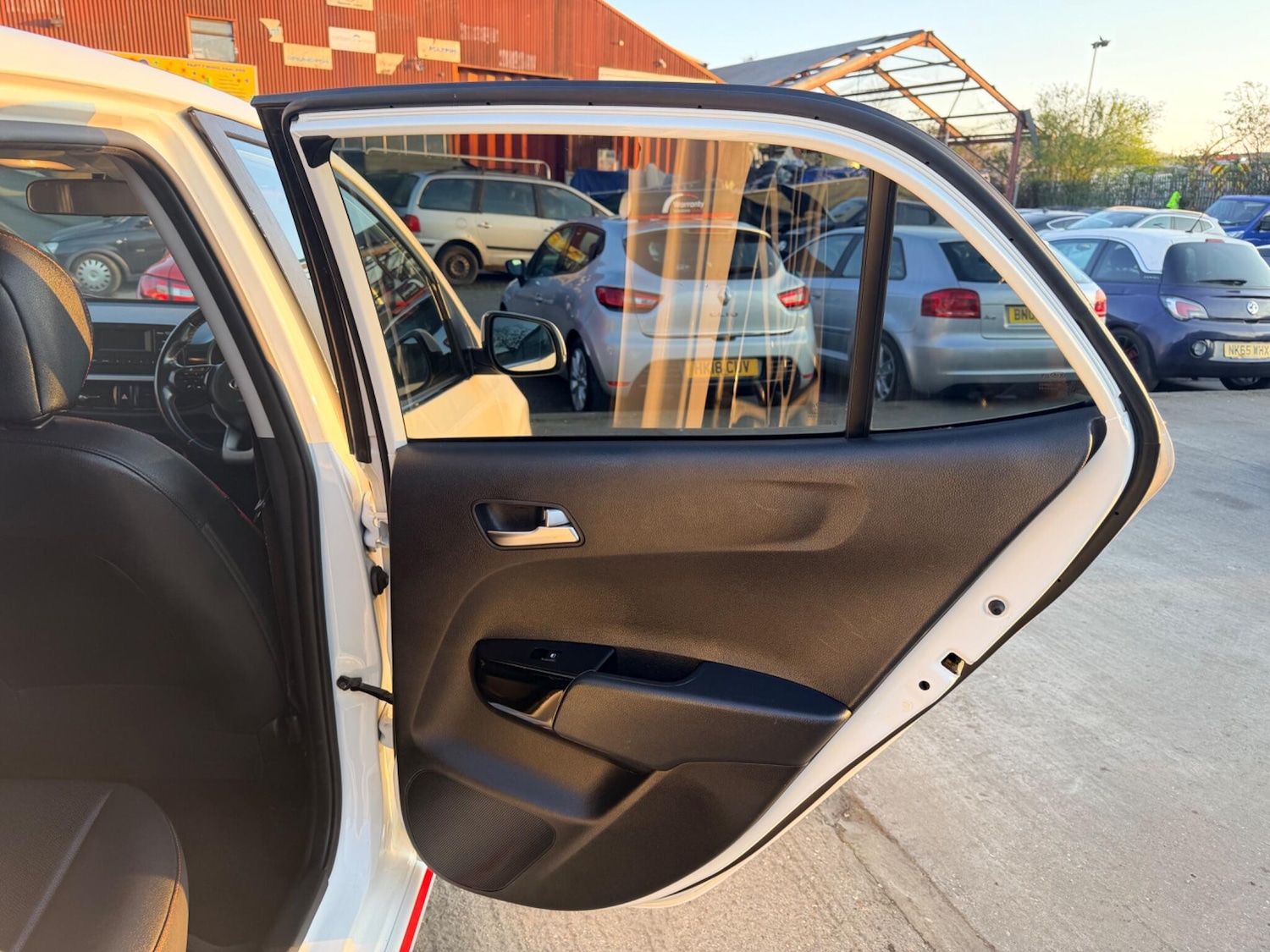 Used Kia Picanto for sale - 77993766: Photo 28