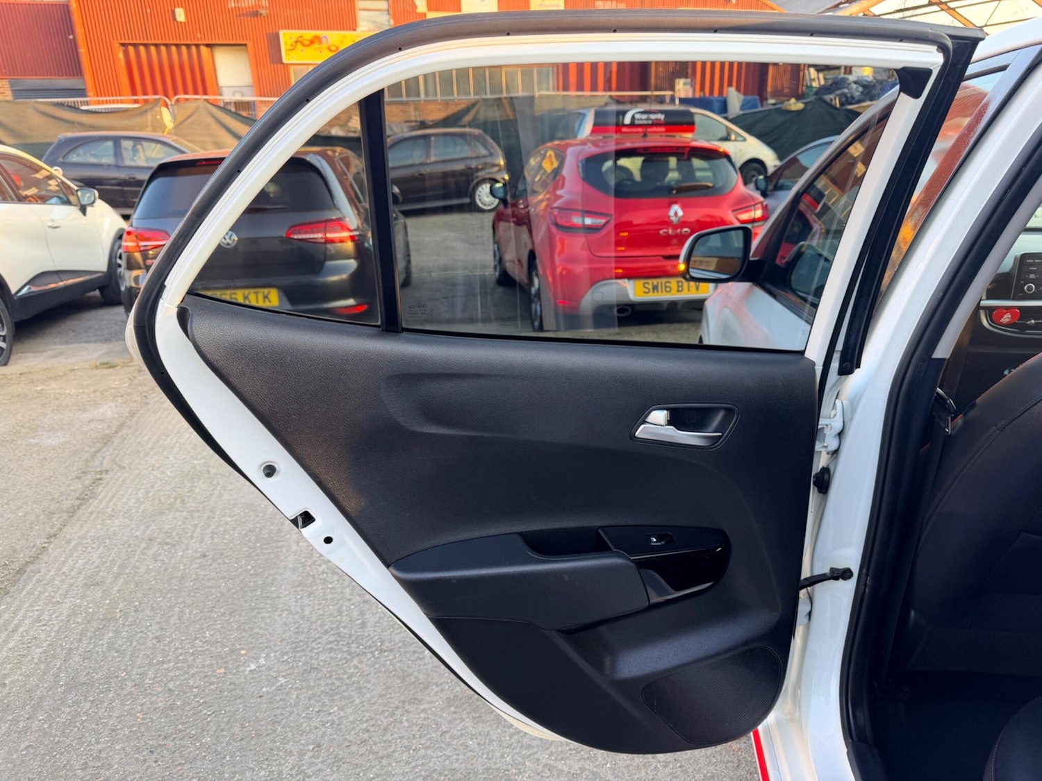 Used Kia Picanto for sale - 77993766: Photo 32