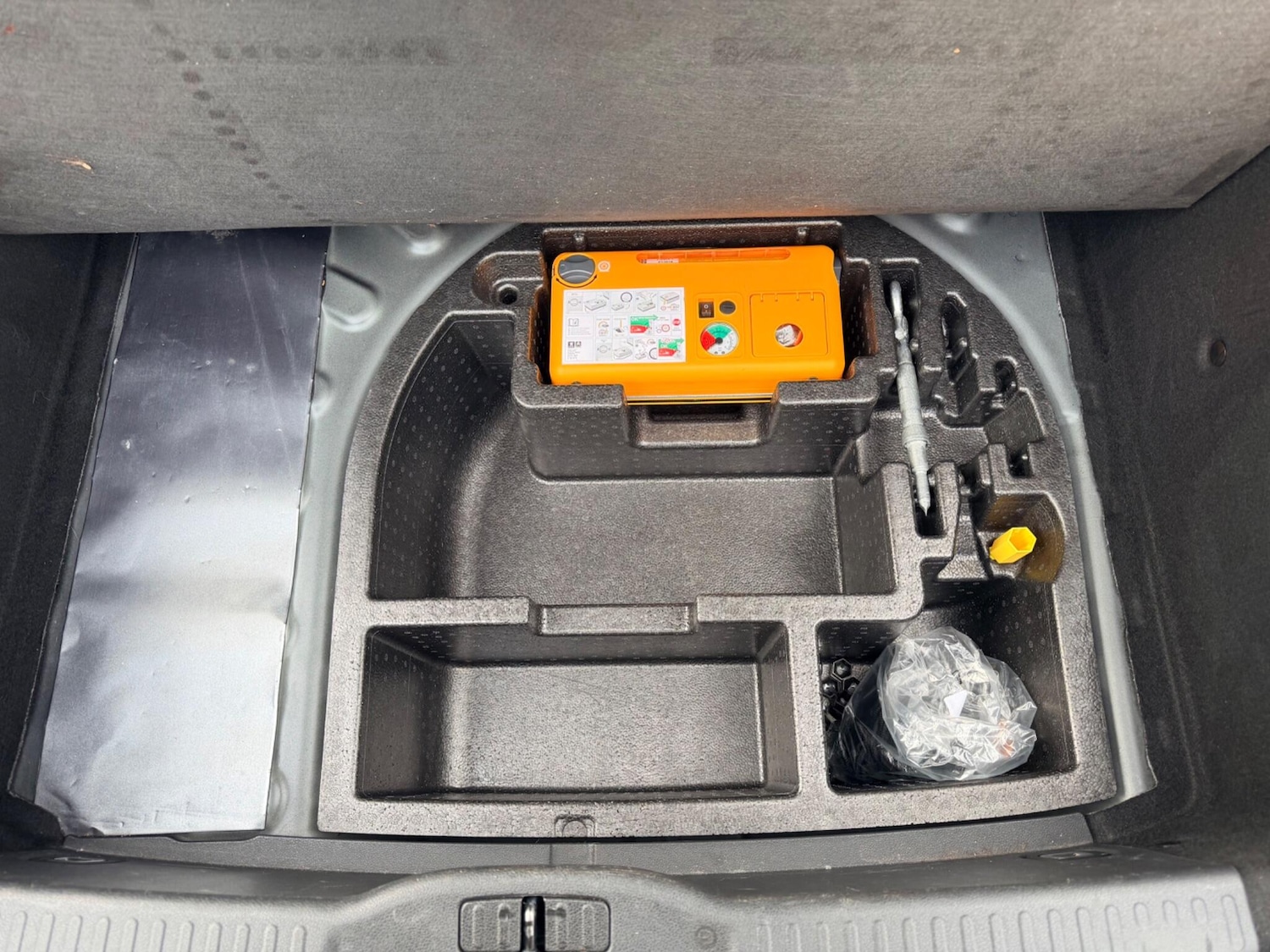 Used Peugeot RCZ 2011 for sale - 77386382: Photo 27