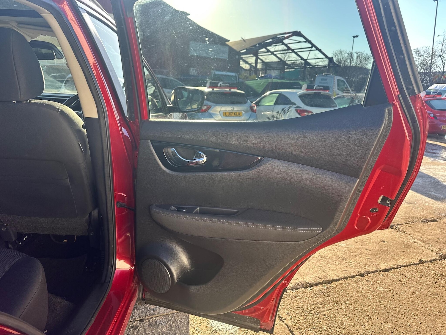 Used Nissan Qashqai 2015 for sale - 77339615: Photo 25