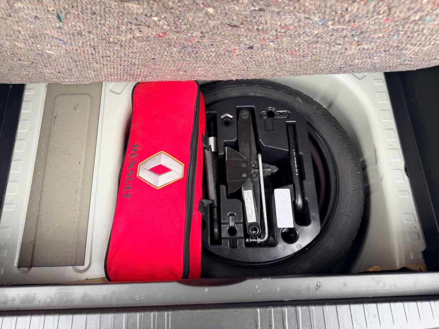 Used Renault Captur 2013 for sale - 77794004: Photo 26