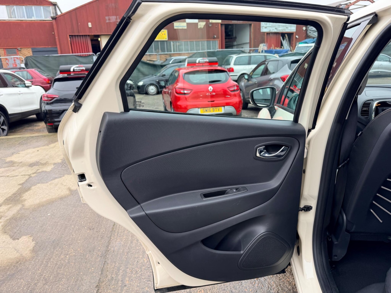 Used Renault Captur 2013 for sale - 77794004: Photo 33