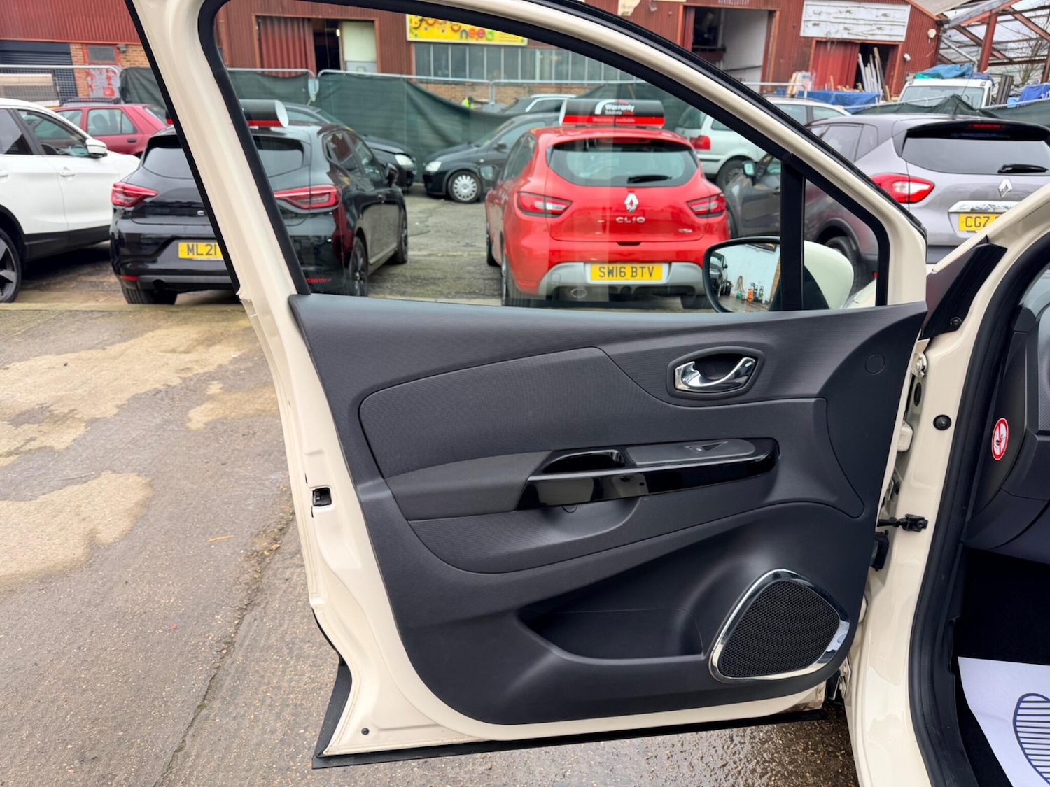 Used Renault Captur 2013 for sale - 77794004: Photo 36