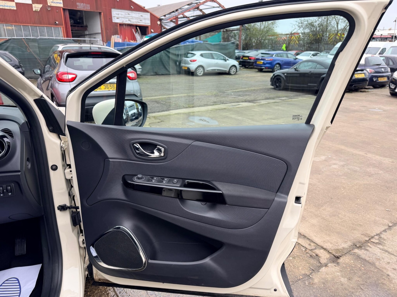 Used Renault Captur 2013 for sale - 77794004: Photo 43