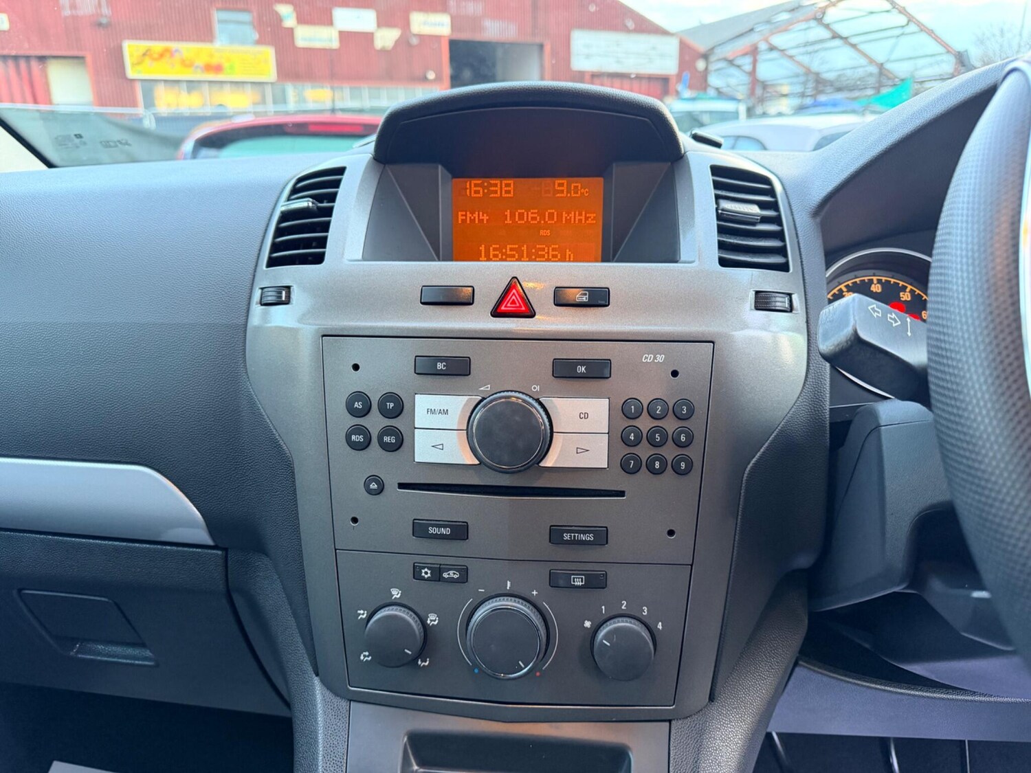 Used Vauxhall Zafira for sale - 77496355: Photo 31