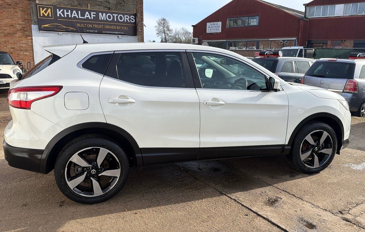 Used Nissan Qashqai 2017 for sale - 77585768: Photo 10