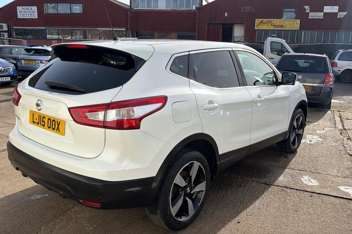 Used Nissan Qashqai 2017 for sale - 77585768: Photo 8