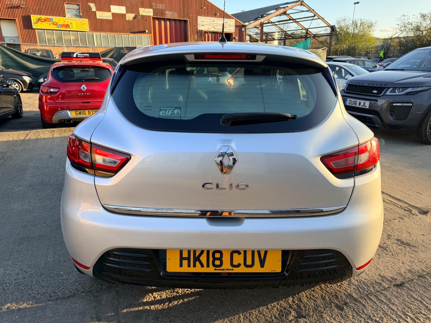 Used Renault Clio 2018 for sale - 77892868: Photo 11