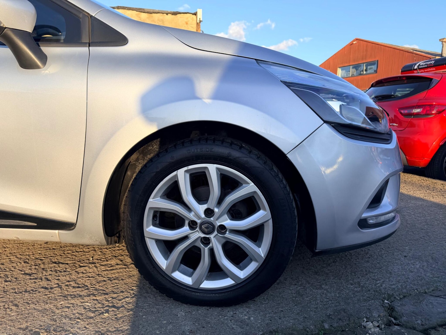 Used Renault Clio 2018 for sale - 77892868: Photo 19