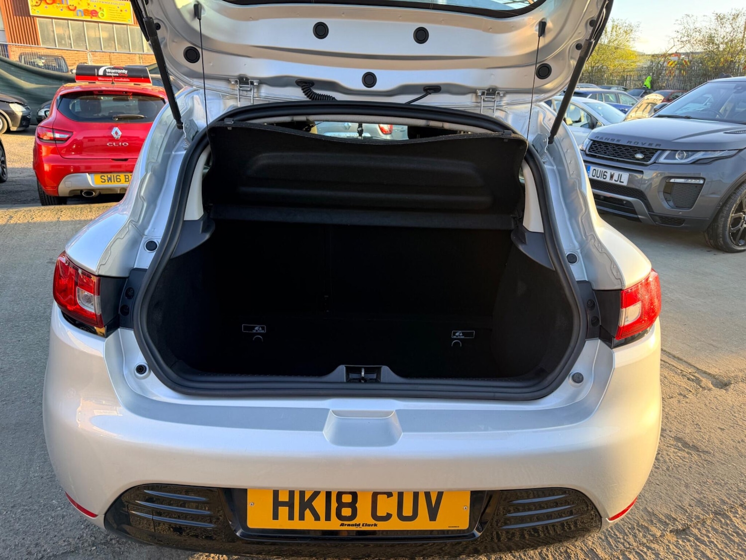 Used Renault Clio 2018 for sale - 77892868: Photo 23