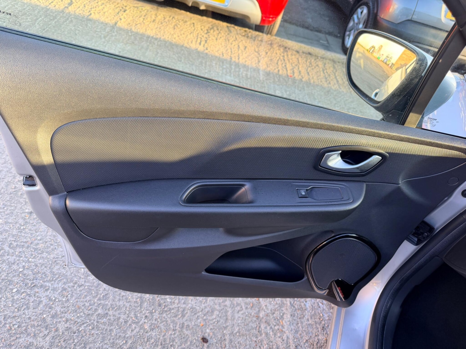 Used Renault Clio 2018 for sale - 77892868: Photo 32