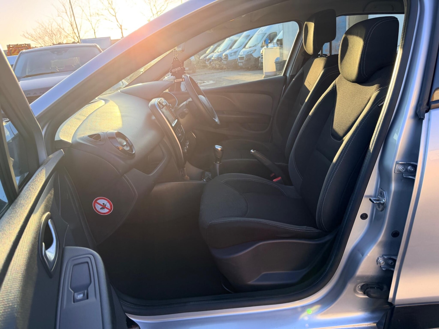 Used Renault Clio 2018 for sale - 77892868: Photo 33