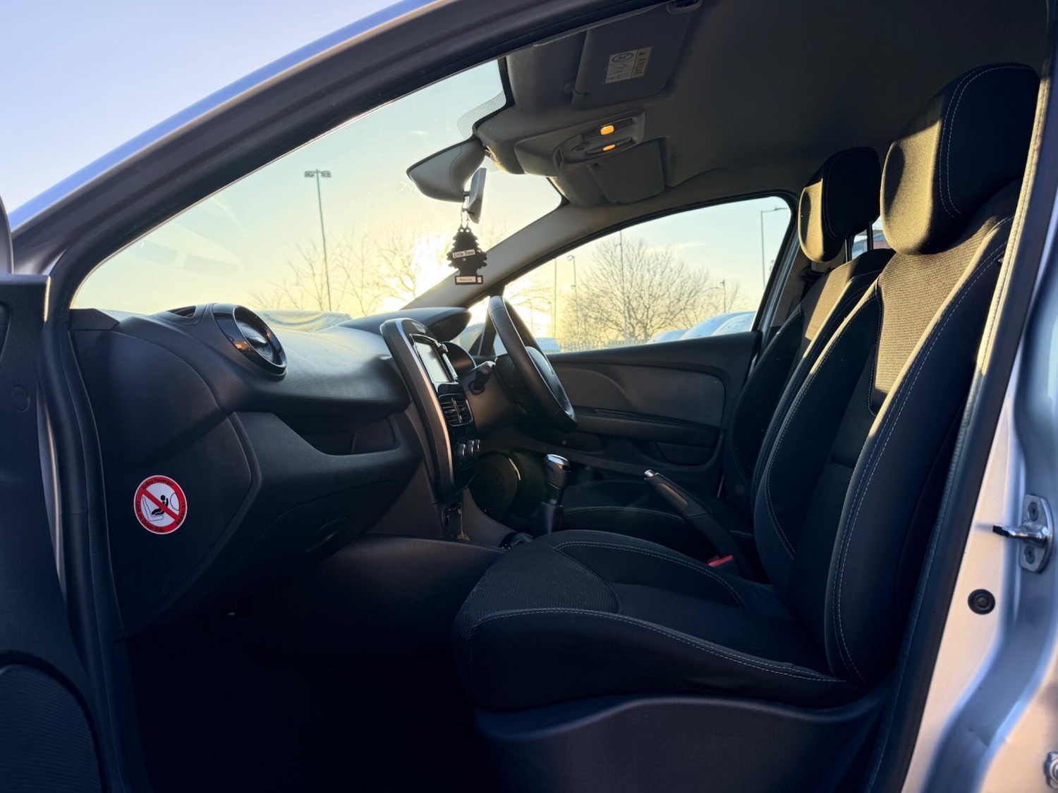 Used Renault Clio 2018 for sale - 77892868: Photo 35