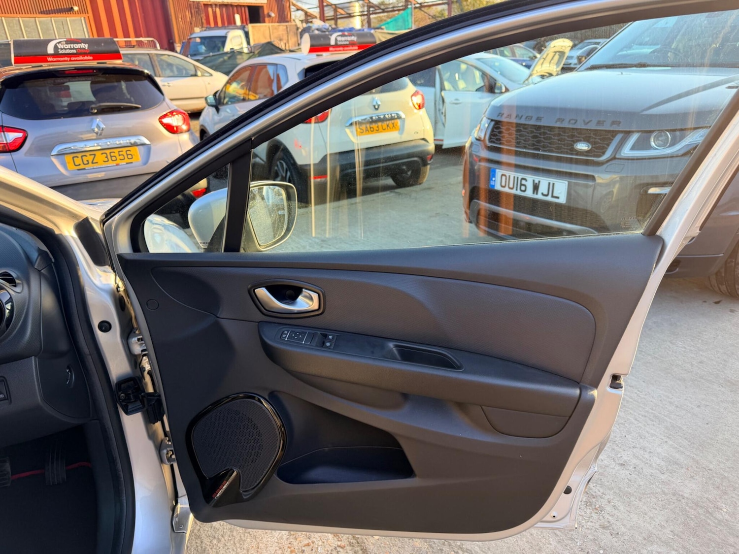 Used Renault Clio 2018 for sale - 77892868: Photo 38