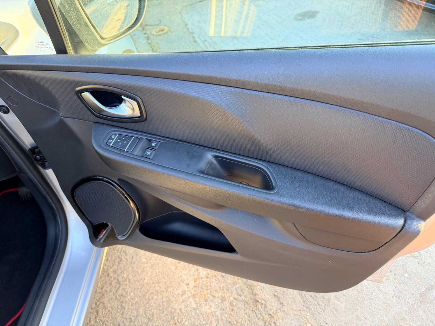 Used Renault Clio 2018 for sale - 77892868: Photo 39