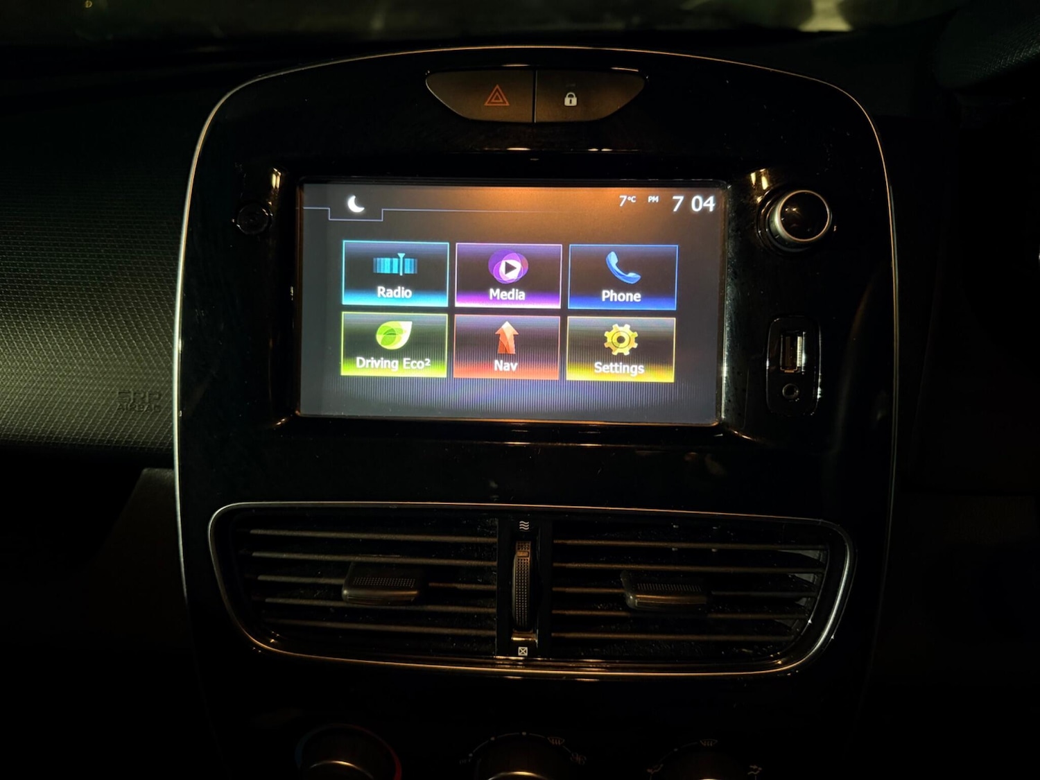 Used Renault Clio 2018 for sale - 77892868: Photo 49