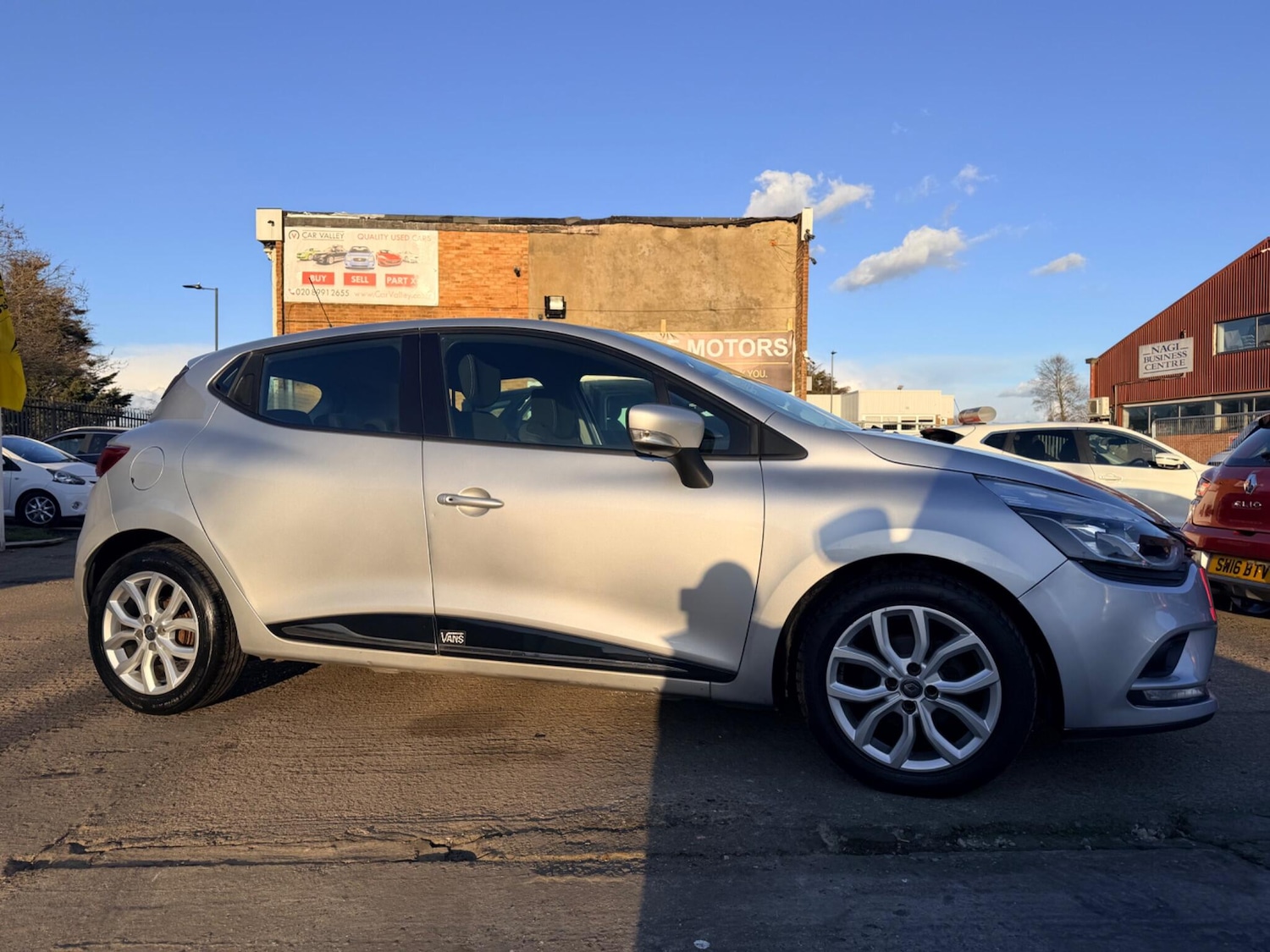 Used Renault Clio 2018 for sale - 77892868: Photo 7