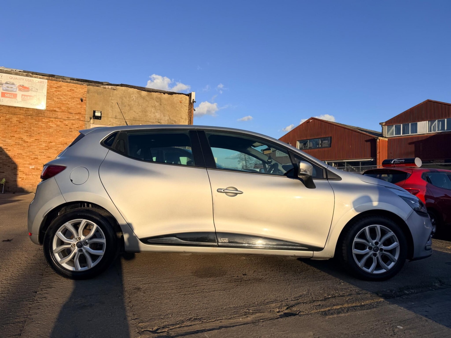 Used Renault Clio 2018 for sale - 77892868: Photo 8