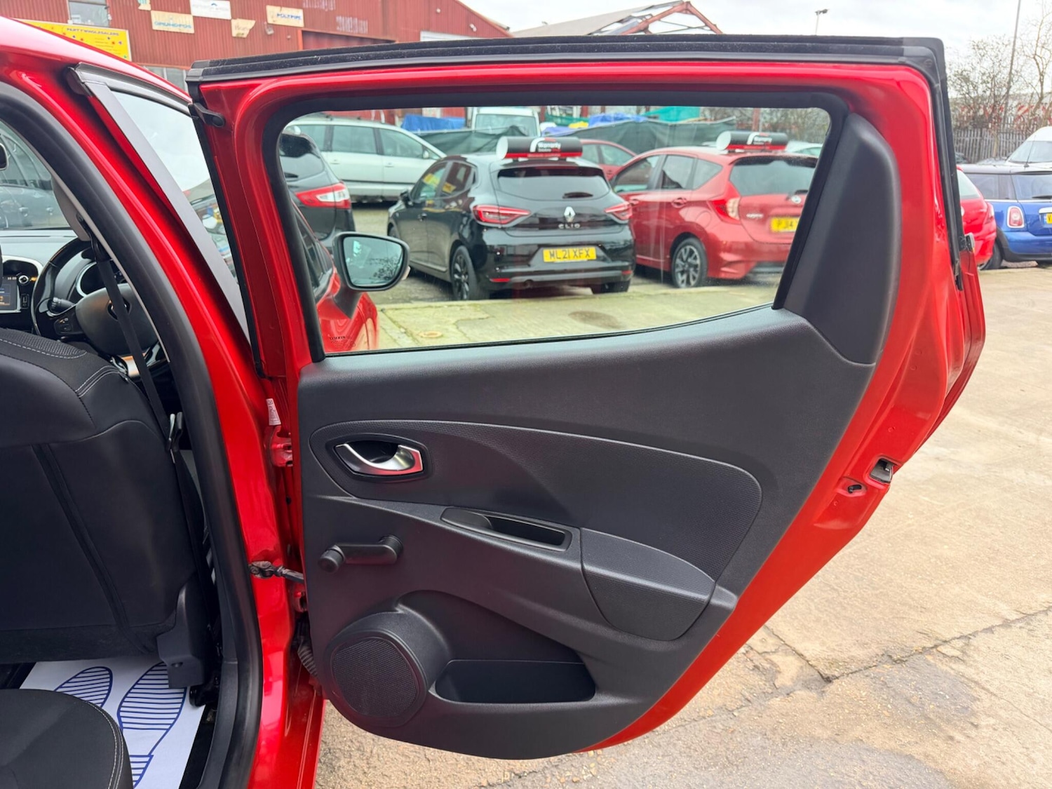 Used Renault Clio 2016 for sale - 77633289: Photo 31