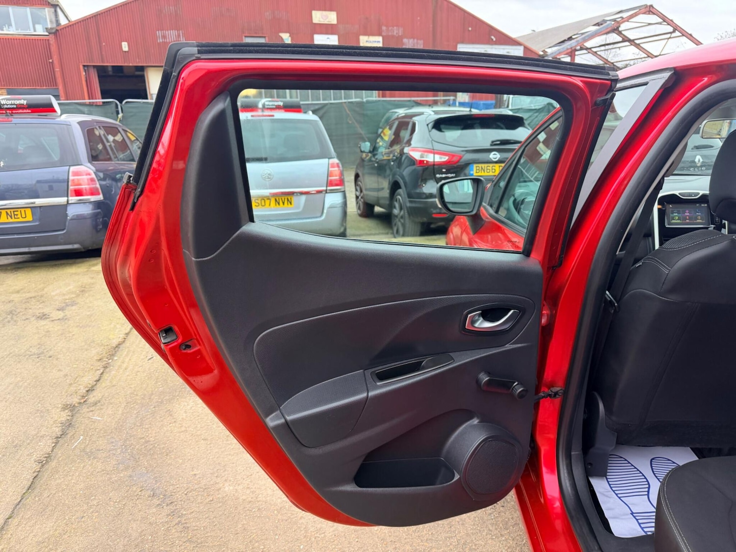 Used Renault Clio 2016 for sale - 77633289: Photo 37