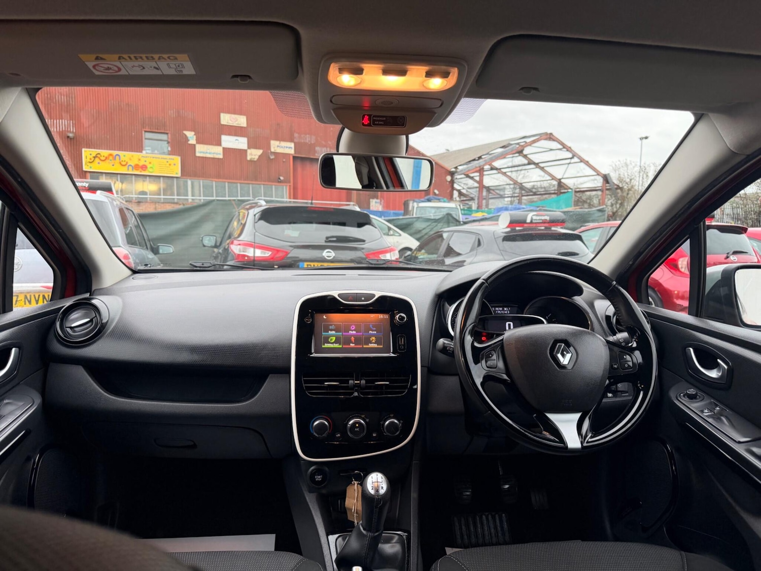 Used Renault Clio 2016 for sale - 77633289: Photo 41