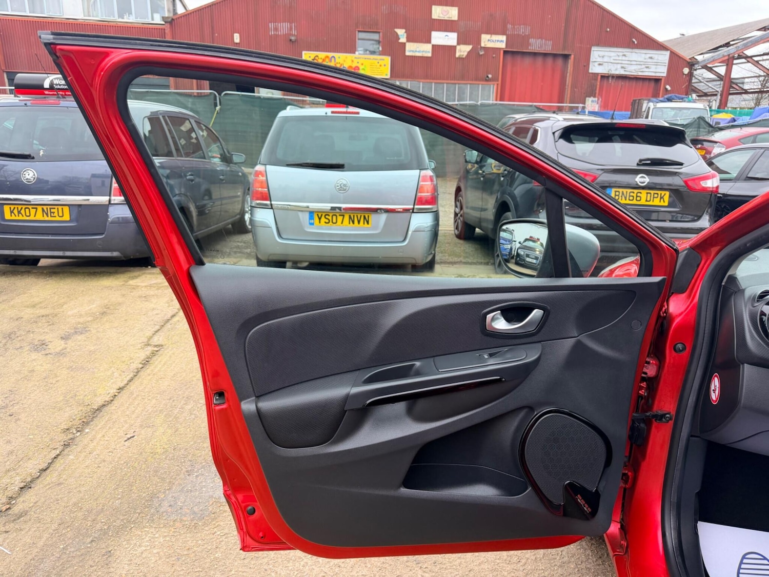 Used Renault Clio 2016 for sale - 77633289: Photo 43