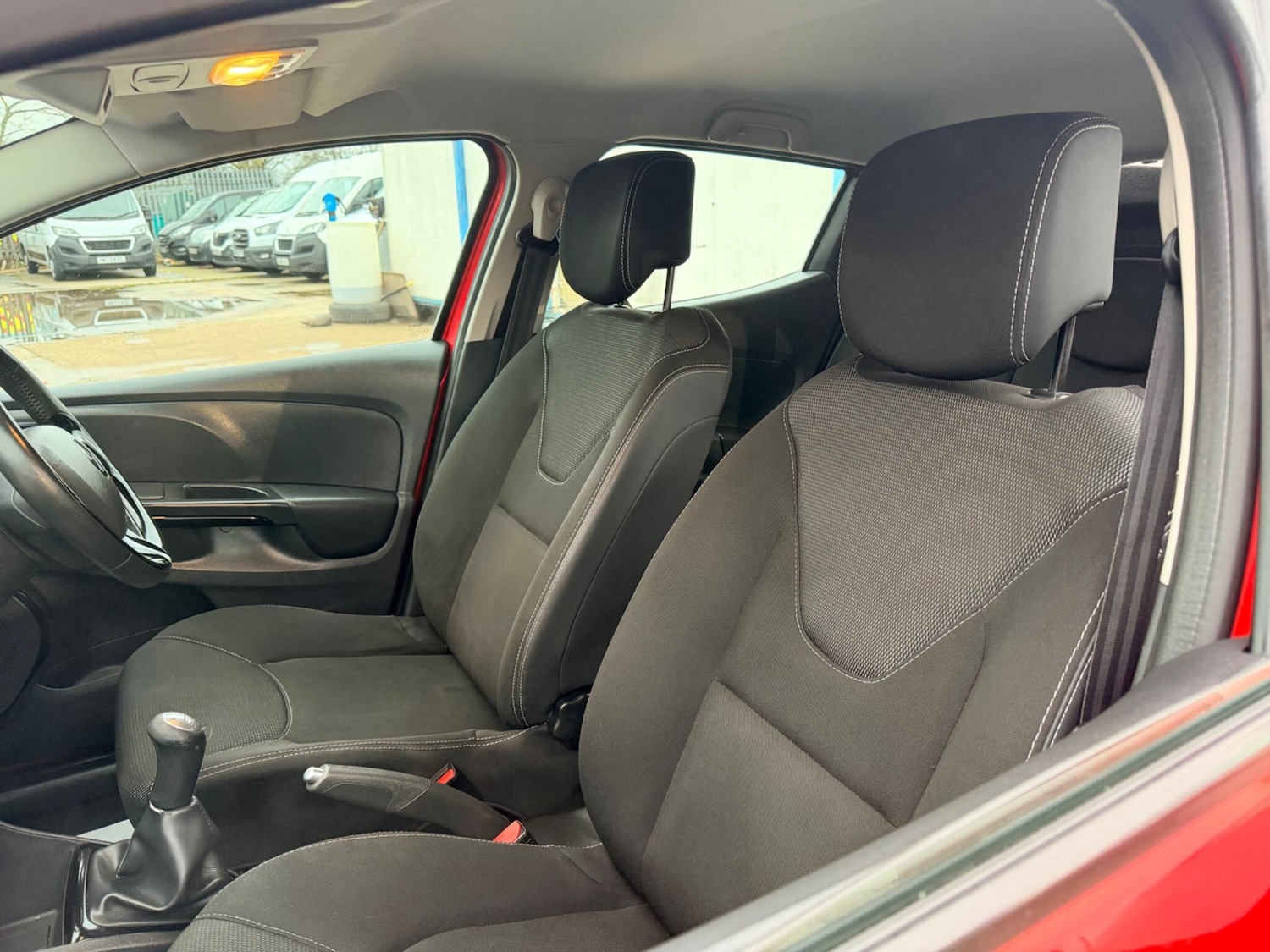 Used Renault Clio 2016 for sale - 77633289: Photo 50