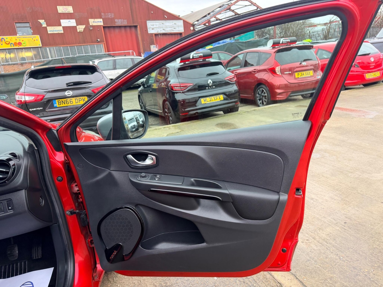 Used Renault Clio 2016 for sale - 77633289: Photo 51