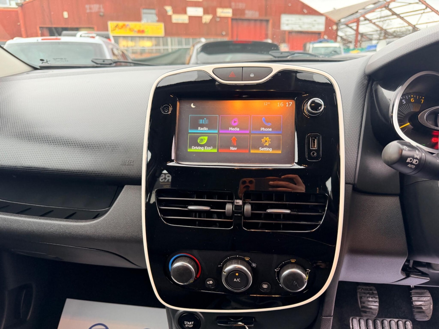 Used Renault Clio 2016 for sale - 77633289: Photo 63