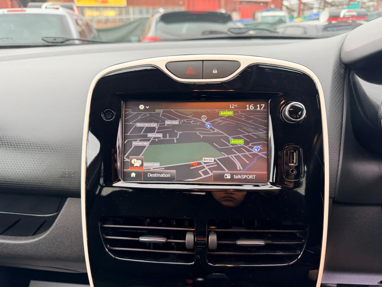 Used Renault Clio 2016 for sale - 77633289: Photo 64