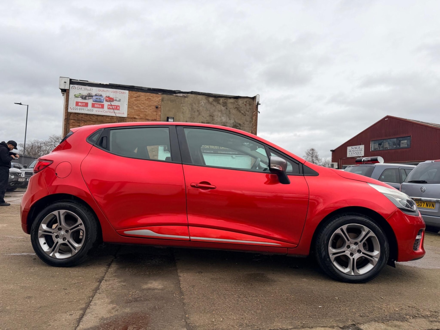 Used Renault Clio 2016 for sale - 77633289: Photo 9