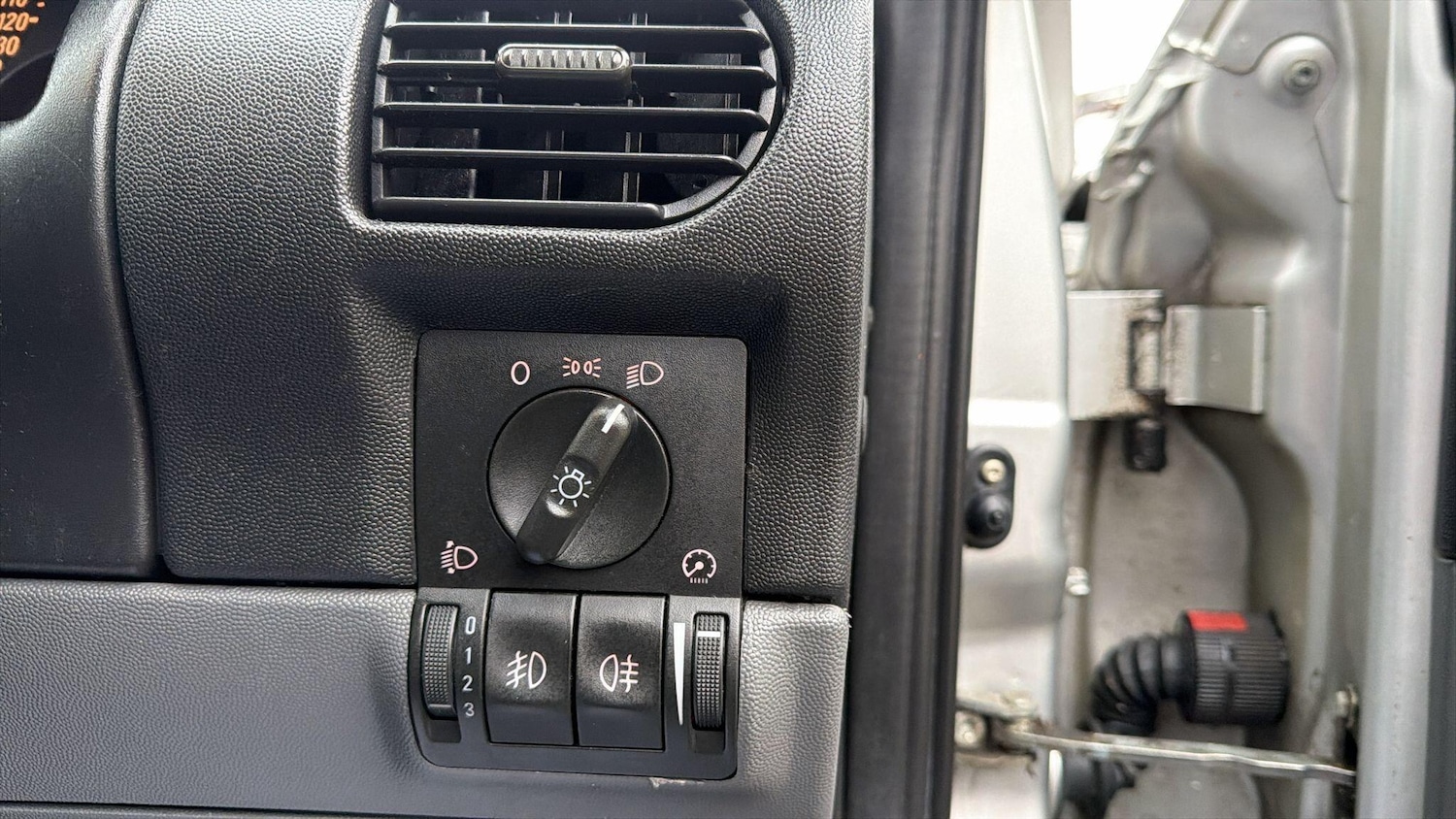 Used Vauxhall Corsa for sale - 77412028: Photo 25