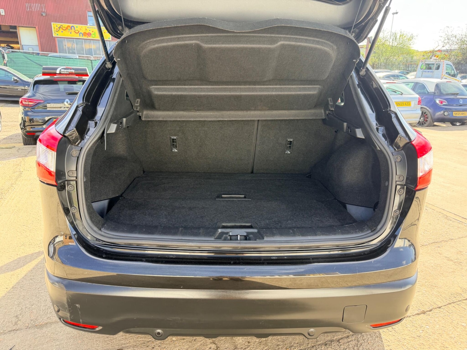 Used Nissan Qashqai 2016 for sale - 77925733: Photo 23