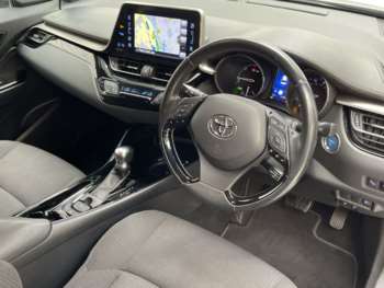 Used Toyota C-HR 2018 for sale - 74647531: Photo