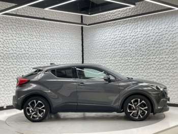 Used Toyota C-HR 2018 for sale - 74647531: Photo