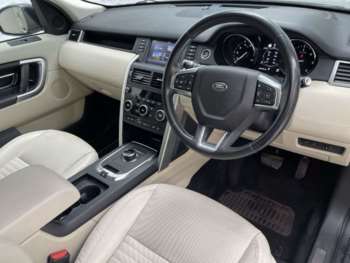 Used Land Rover Discovery Sport 2018 for sale - 74645473: Photo