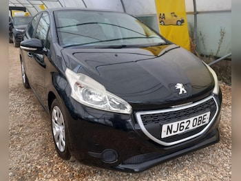Used Peugeot 208 2012 for sale - 78573619: Photo