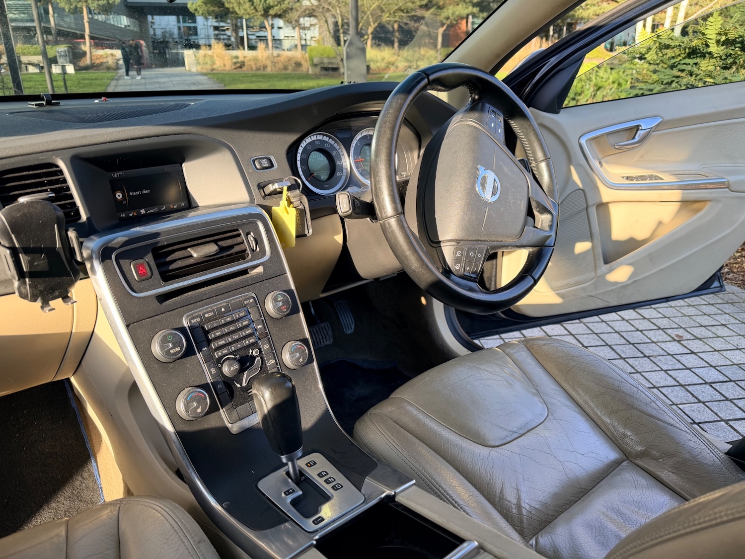 Used Volvo V60 2011 for sale - 77656642: Photo 14