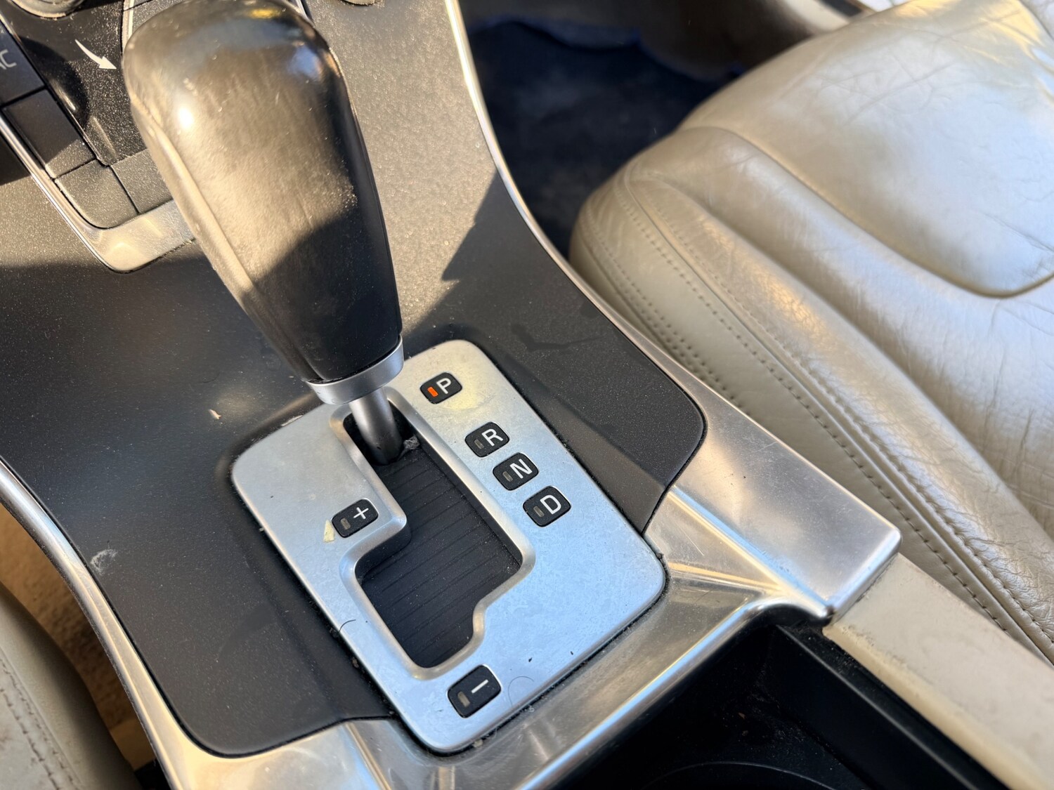 Used Volvo V60 2011 for sale - 77656642: Photo 15