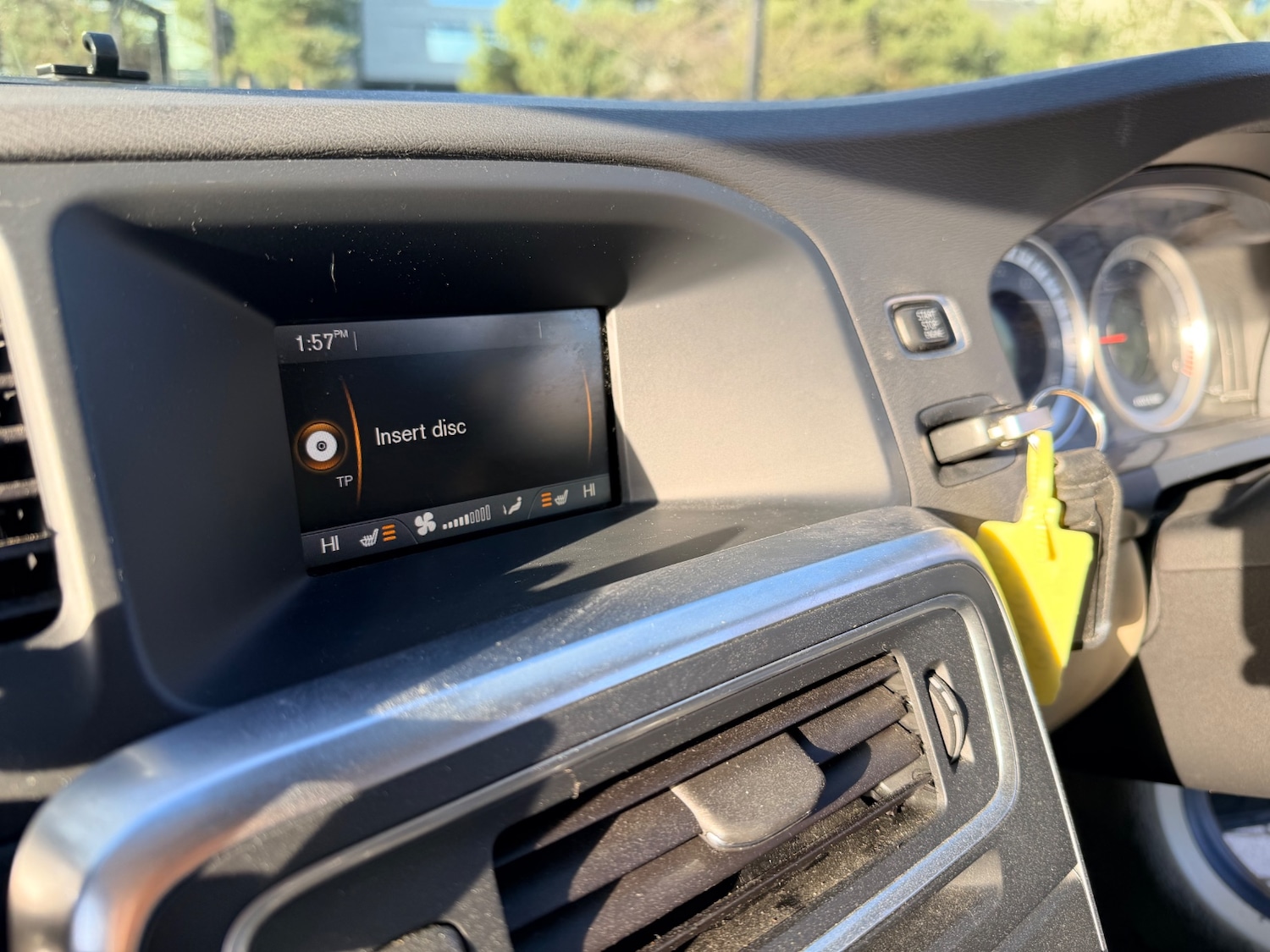 Used Volvo V60 2011 for sale - 77656642: Photo 17