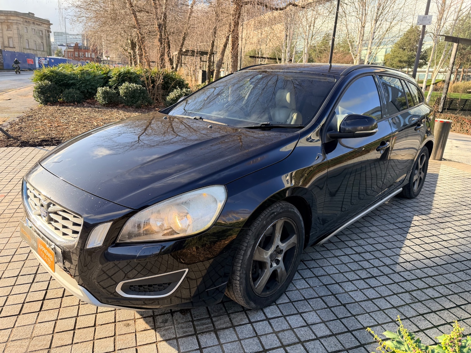 Used Volvo V60 2011 for sale - 77656642: Photo 4