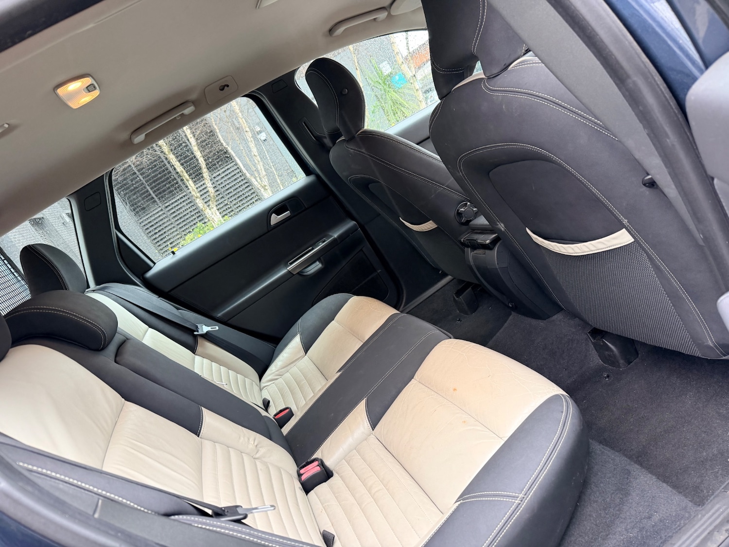 Used Volvo V50 2010 for sale - 77906822: Photo 8