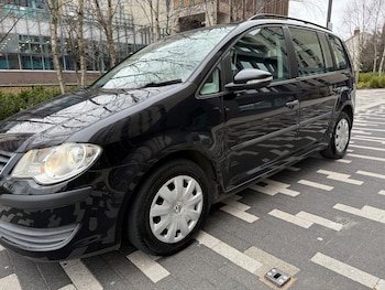 Used Volkswagen Touran 2009 for sale - 77896726: Photo