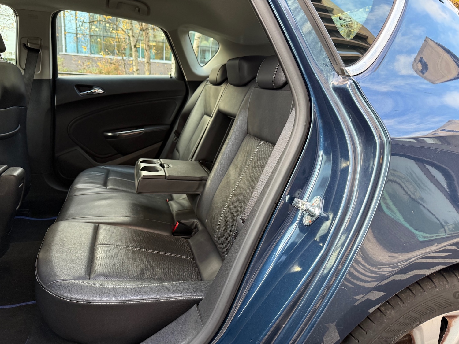 Used Vauxhall Astra 2011 for sale - 76736901: Photo 11