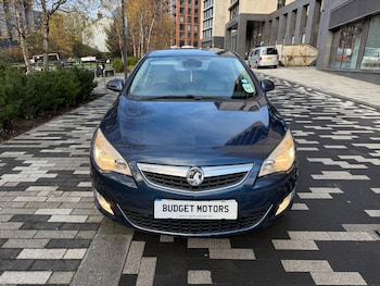 Vauxhall - Astra