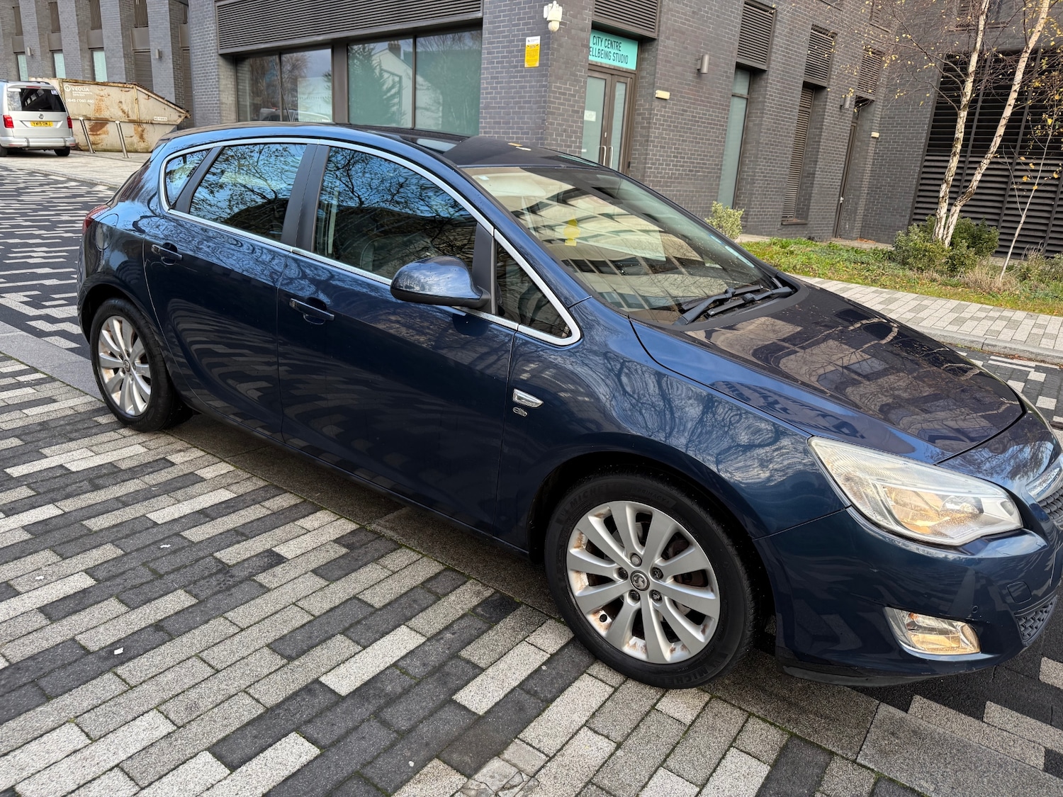 Used Vauxhall Astra 2011 for sale - 76736901: Photo 6